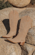 Elizabeth Cowboy Boots Light Tan