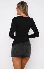 She Don't Play Long Sleeve Top Black