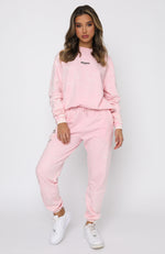 Girls On Tour Sweater Milkshake