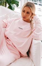 Girls On Tour Sweater Milkshake